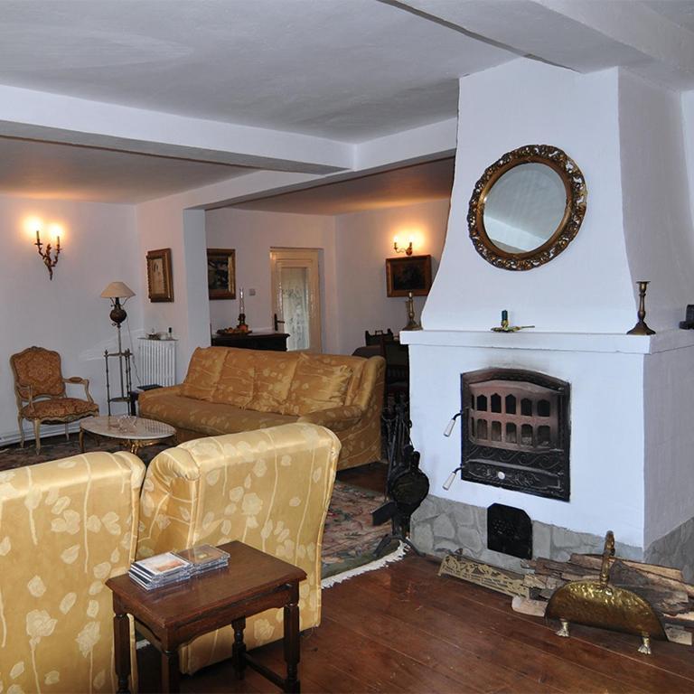 Bed & Breakfast Popamuseum Tarpesti Strada Muzeului Nr 28 Tîrpeşti Eksteriør bilde