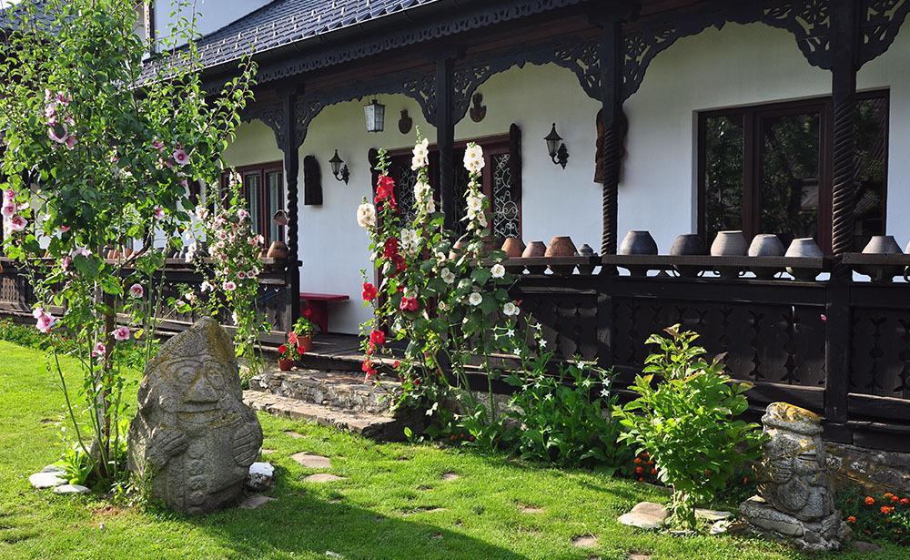 Bed & Breakfast Popamuseum Tarpesti Strada Muzeului Nr 28 Tîrpeşti Eksteriør bilde