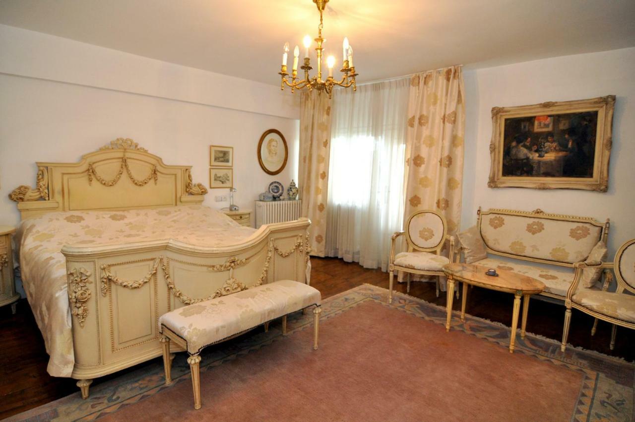 Bed & Breakfast Popamuseum Tarpesti Strada Muzeului Nr 28 Tîrpeşti Eksteriør bilde